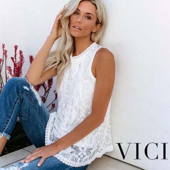 Vici Tops - Like new! VICI White Lace Crochet Layered Flowy Tank - sz. M